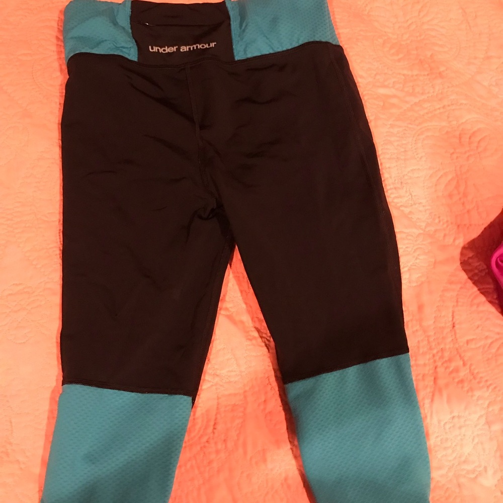 UA workout leggings